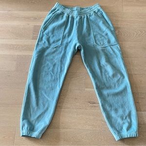 Phipps VELOUR SWEATPANTS - ICE BLUE
GD xl cabincore